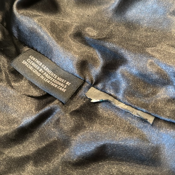 Woman’s Medium Leather Jacket - Picture 8 of 10